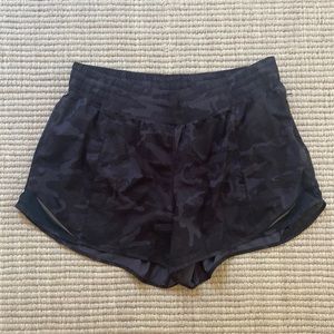 Lululemon High Rise Hottie Hot Short 4”